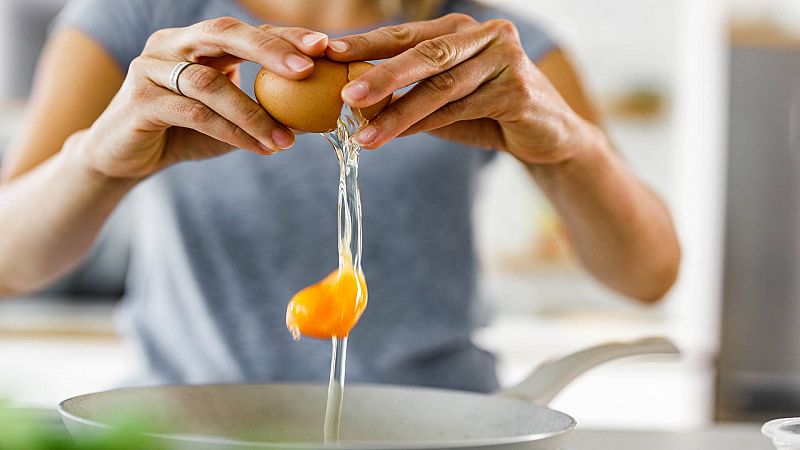 ¿Dónde se debe colocar los huevos en la nevera? Desmontando mitos: cosas que no sabías sobre el huevo