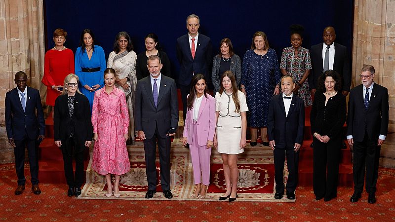 La familia real recibe a los Premios Princesa de Asturias 2023: las mejores imágenes de las audiencias previas