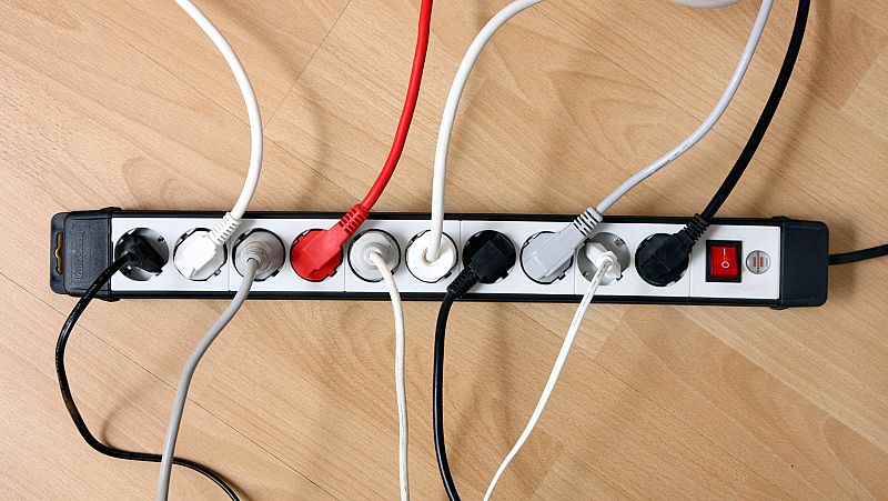 El precio de la luz sube un 165% este sábado, hasta los 61,24 euros/MWh