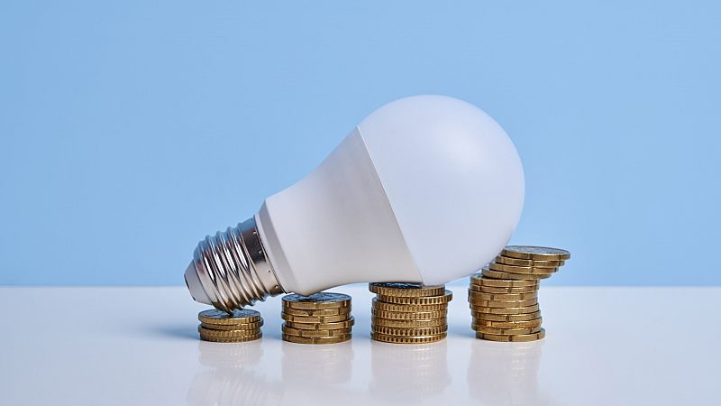 El precio de la luz sube un 42% este lunes hasta 124,12 euros por megavatio hora