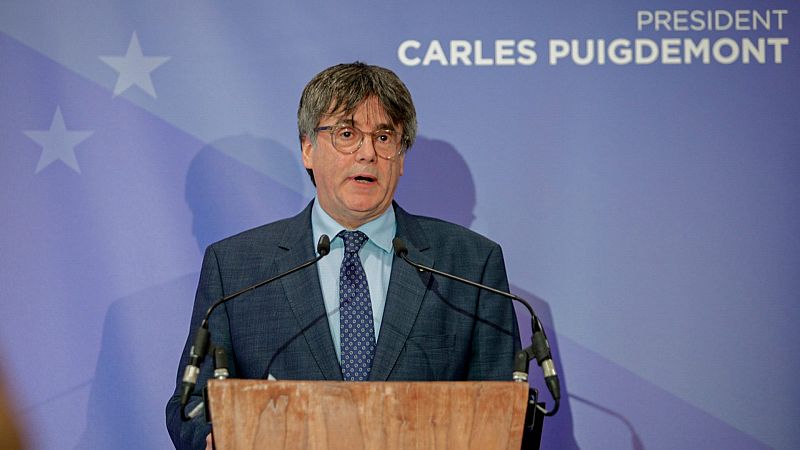 El 'Consejo de la República' pide a Puigdemont bloquear la investidura de Sánchez con el 75% de los votos