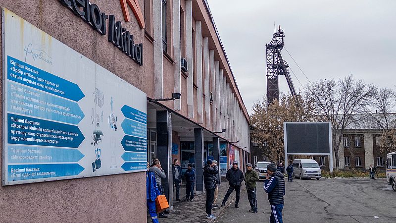 Al menos 32 trabajadores mueren en el incendio de una mina de carbón en Kazajistán