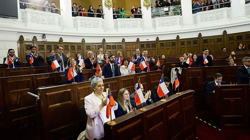 El Consejo Constitucional chileno aprueba la propuesta de la nueva Constitución, que se votará el 17 de diciembre