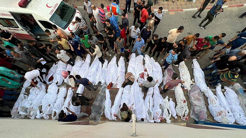 Más de medio centenar de muertos por bombardeos de Israel en un campo de refugiados del norte de Gaza