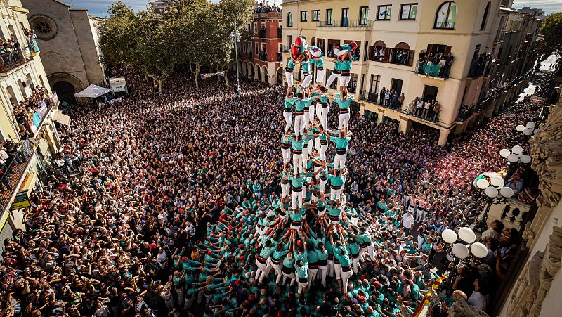 Els Castellers de Vilafranca fan història amb el primer nou de nou amb folre