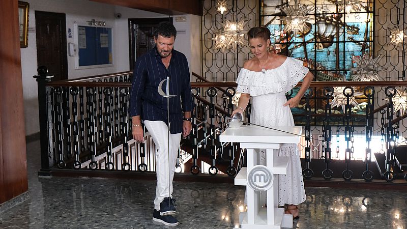 Antonio Banderas en MasterChef Celebrity 8: "No imaginaba estar pelando gambas en Televisión Española"