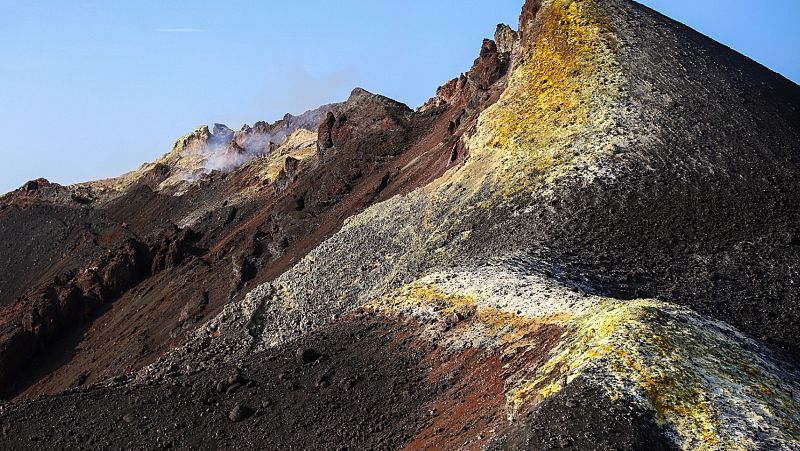 Los tubos creados por el volcn de La Palma, un tesoro geolgico amenazado por la reconstruccin de la isla