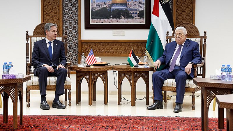 Abás se reúne con Blinken en Cisjordania y le pide el fin "inmediato" de la "guerra destructiva" contra Gaza