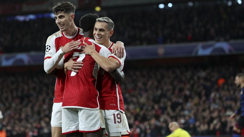 Arsenal 2-0 Sevilla: El Arsenal castiga al Sevilla y se hunde como último de grupo