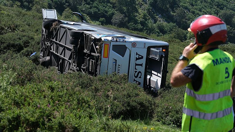 El accidente de autobús en los Lagos de Covadonga se debió a una "ejecución incorrecta de la maniobra de cruce"
