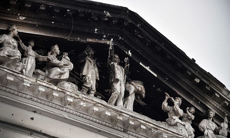 La cultura como arma de guerra en los territorios ocupados por Rusia: "Se destruye todo lo ucraniano"