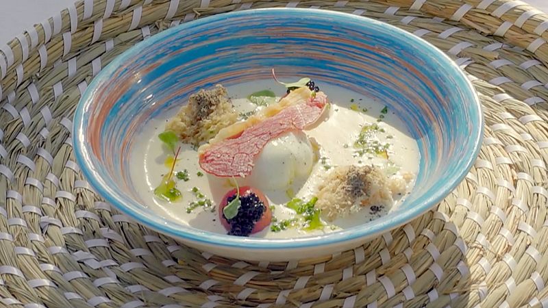 Receta de crema fra de esprragos blancos con huevo a baja temperatura de MasterChef Celebrity 8