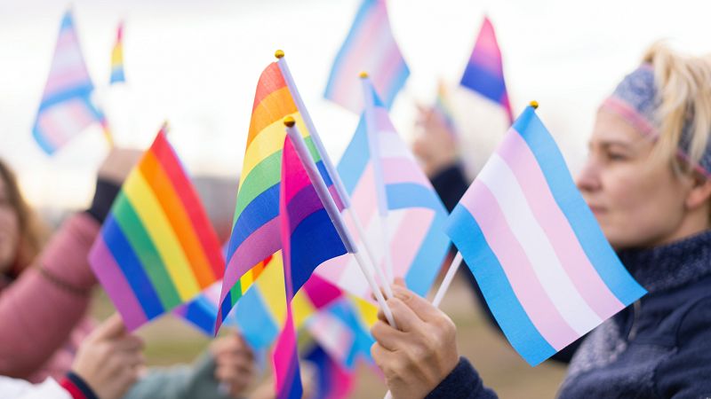 El Vaticano avala que transexuales e hijos de parejas del mismo sexo puedan ser bautizados