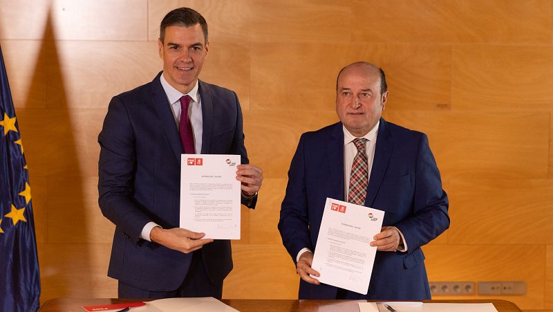Sánchez firma con el PNV un acuerdo para su investidura y para la estabilidad de la legislatura