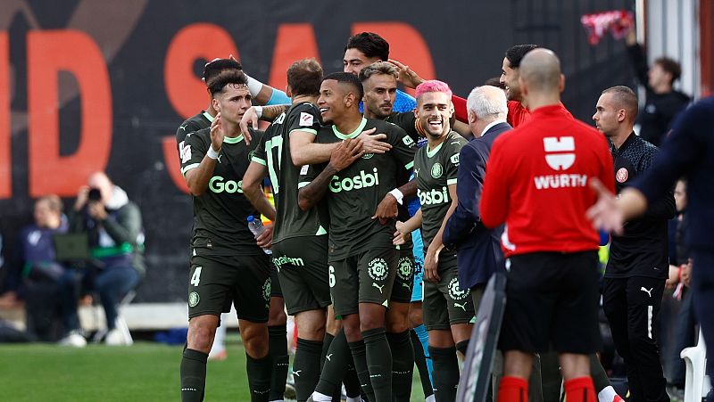 El Girona aplaca la revolución 'bukanera' con una nueva remontada de líder