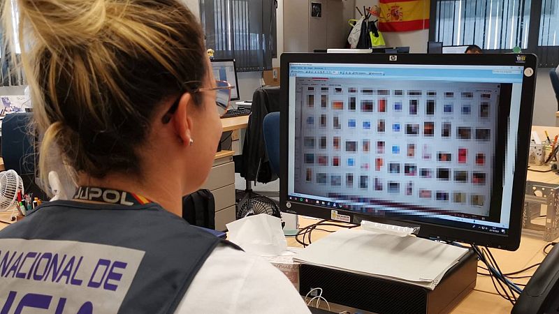 La Policía detiene a 121 personas en una operación contra la pornografía infantil en España