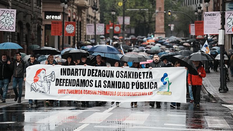 Miles de personas marchan en Euskadi en defensa de una sanidad pública de calidad y contra las "políticas de recortes"