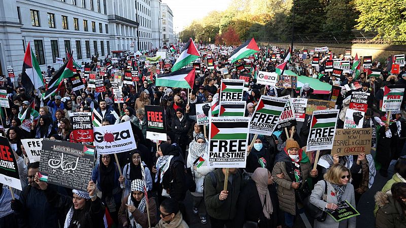 Más de 300.000 personas piden en Londres un alto el fuego en Gaza en una marcha un centenar de detenidos