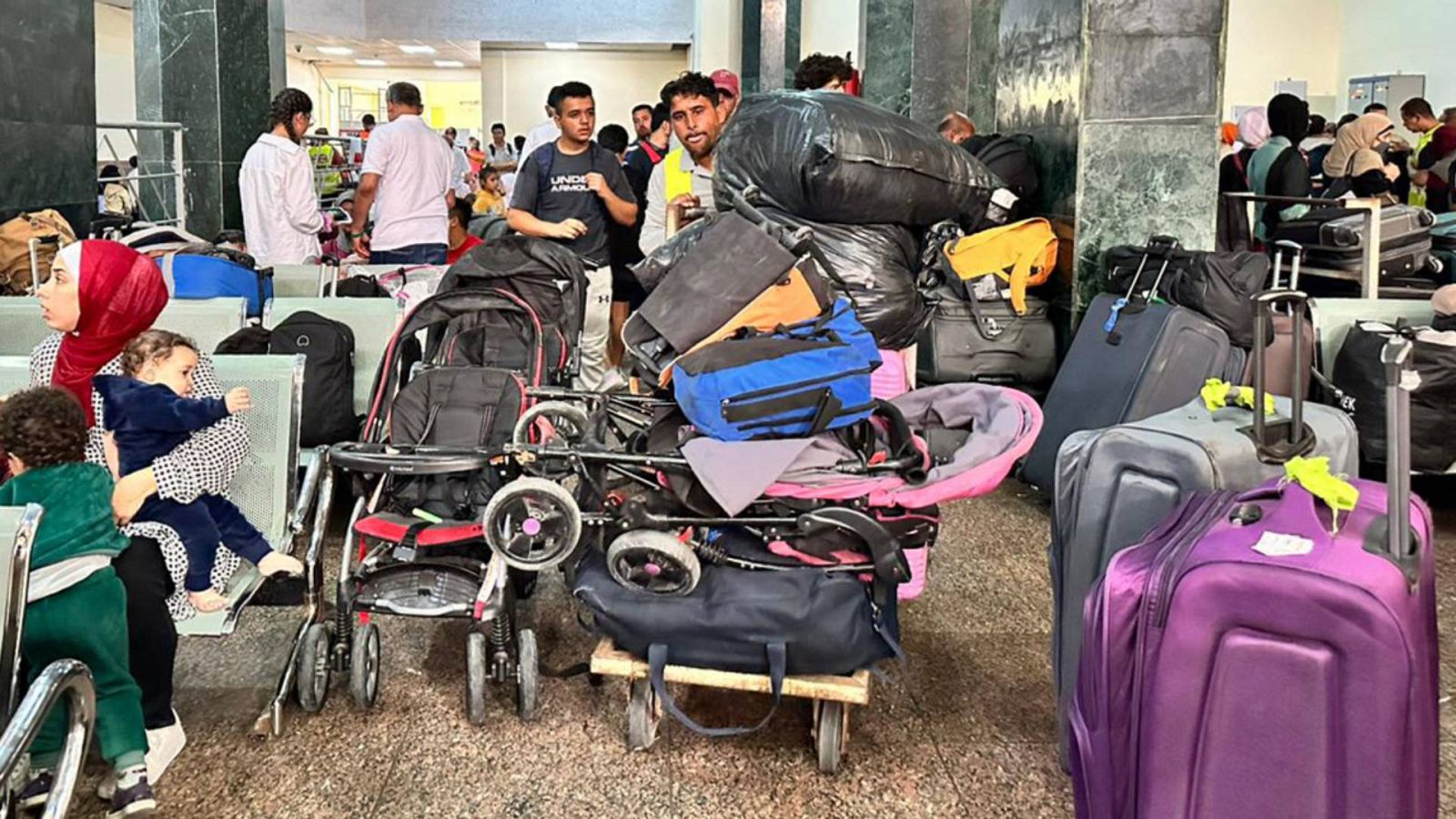 Alrededor de 40 palestino-españoles saldrán de Gaza este lunes | Ver