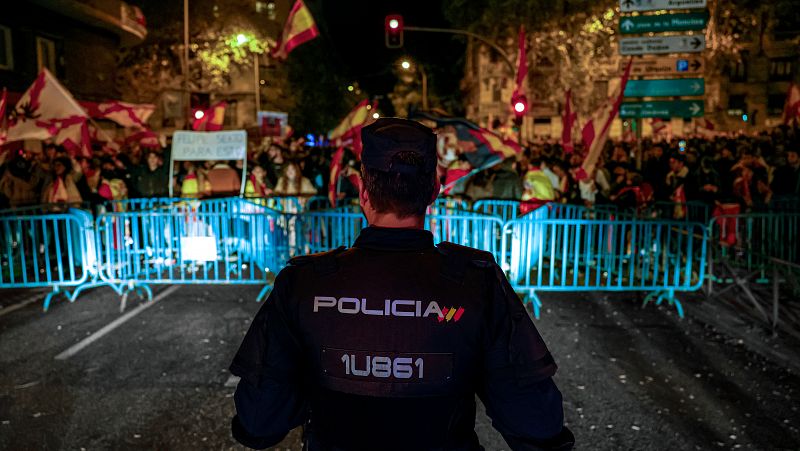 Más de mil personas protestan de nuevo en Ferraz contra la amnistía tras la marcha del PP