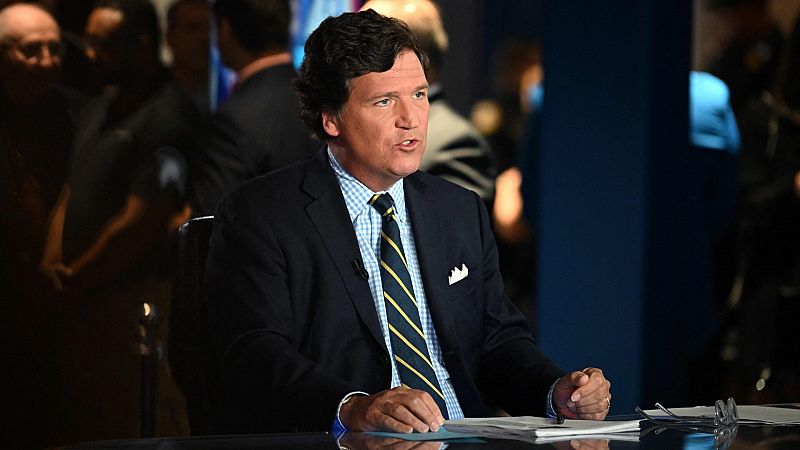 Quin es Tucker Carlson, el periodista 'trumpista' que acompa a Abascal en la protesta contra la amnista