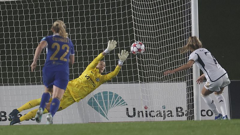 Un polémico penalti permite al Real Madrid rescatar un agónico empate contra el Chelsea