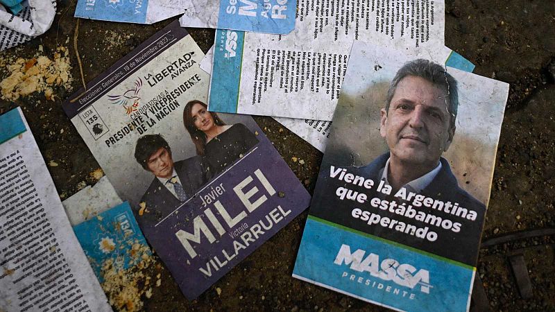 Argentina elige presidente en un duelo sin un claro favorito: el errático Milei o el continuista Massa