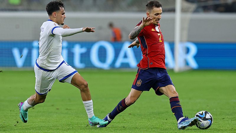 Alejandro Grimaldo, un debut feliz y destacado con la selección española ante Chipre