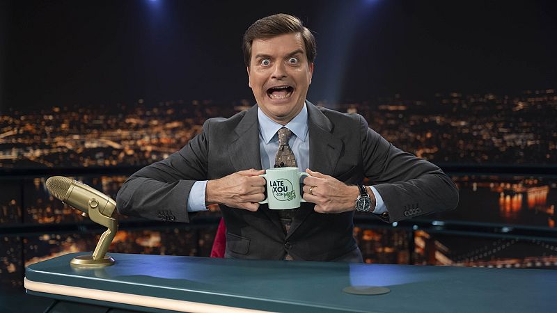 Los protagonistas de 'Sálvese quien pueda' y el actor Alfonso Bassave, en 'Late Xou con Marc Giró'