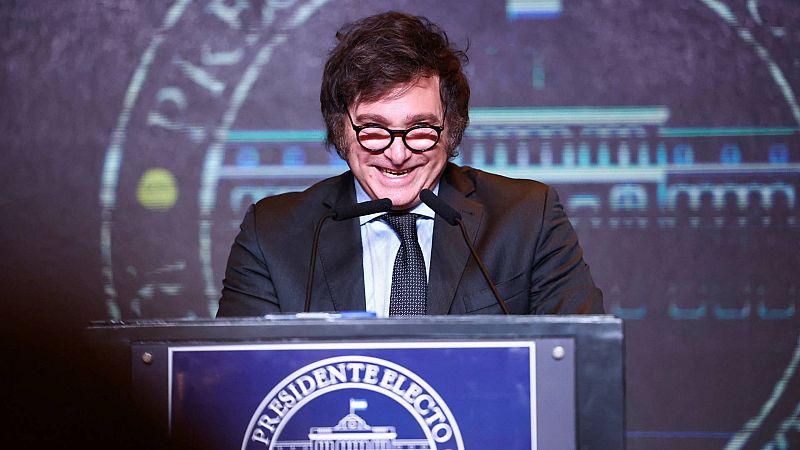 Milei promete transformar Argentina tras su victoria: "Hoy empieza la reconstrucción y el fin de la decadencia"