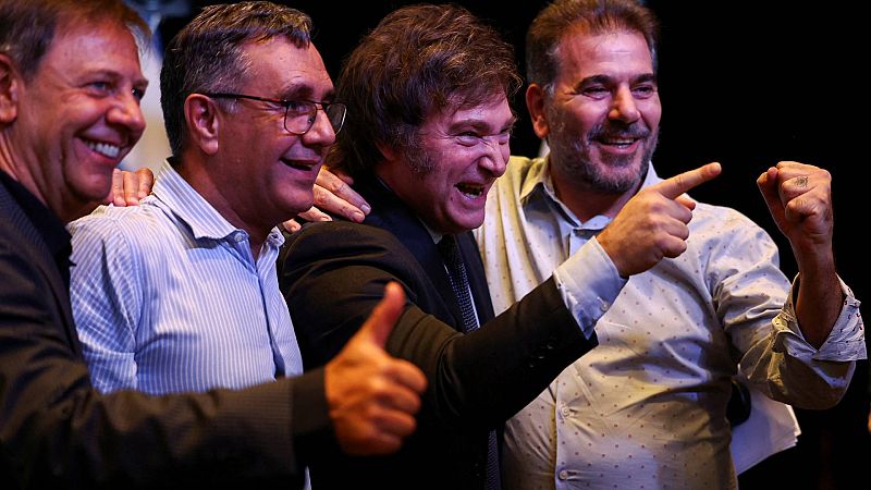 De la felicitación de Trump a la "tristeza" de Petro: las reacciones internacionales a la victoria de Milei en Argentina