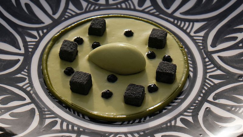 Receta de karim de pistacho, caviar de arenque y manzana verde de MasterChef Celebrity 8