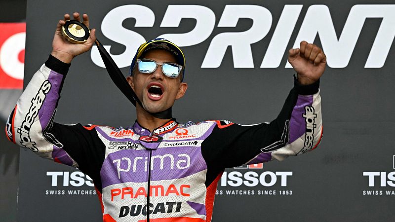 Jorge Martín gana el sprint del GP de Valencia y mantiene sus opciones de ganar el Mundial