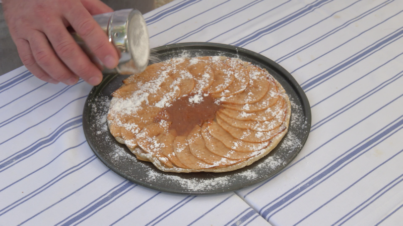 Receta tradicional de tarta fina de manzana: ¡se hace en minutos!