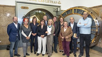'Informe Semanal' deposita su legado en la Caja de las Letras del Instituto Cervantes en su 50 aniversario