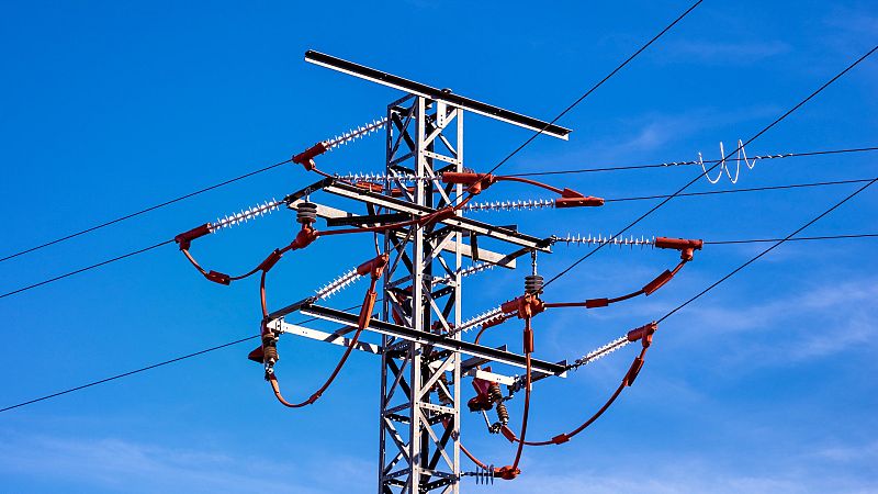 El precio de la luz cae un 21,5% este miércoles y se sitúa en 85 euros/MWh