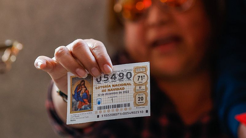Lotería de Navidad, indemne a la inflación: "Prefiero quitármelo de otras cosas antes que dejar de comprarla"