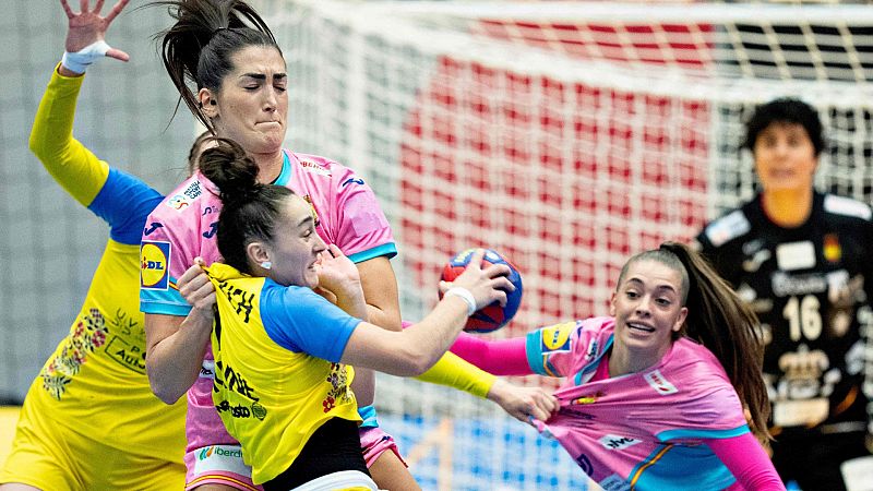 Espaa gana con contundencia a Ucrania para mantener el pleno en el Mundial