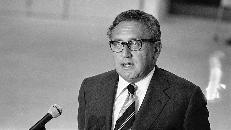 Henry Kissinger: gigante, criminal de guerra y Nobel de la Paz