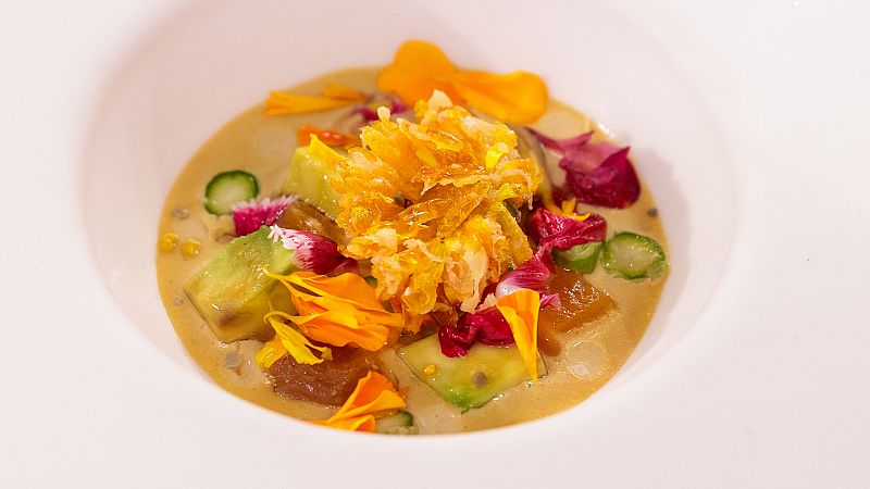 Receta de ensalada de flores de Colombia de Laura Londoo en MasterChef Celebrity 8