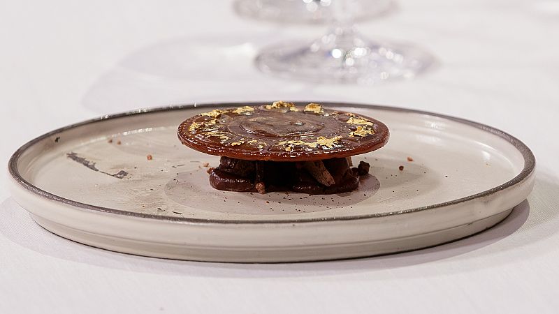 Receta de moneda de caf con crema de chocolate de Laura Londoo en MasterChef Celebrity 8