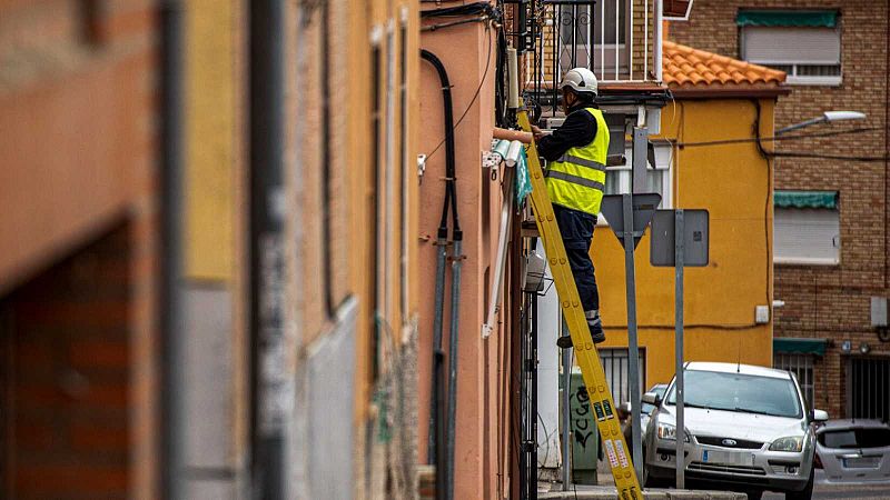 La primera reunión entre el Gobierno y los agentes sociales para subir el salario mínimo termina sin acuerdo