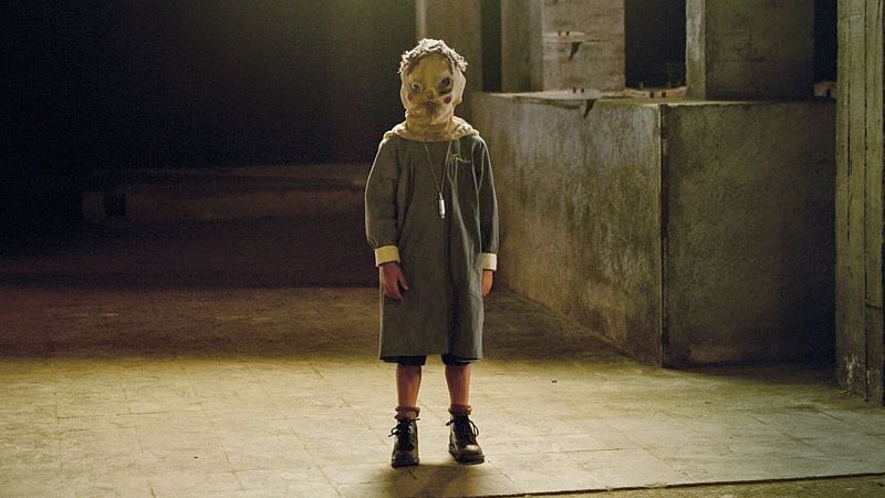 ¿Qué famoso actor se escondía debajo de la máscara en la película 'El orfanato'?