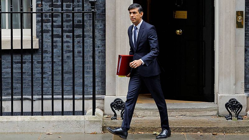 Reino Unido sube el salario mínimo necesario para conceder un visado a extranjeros con el fin de reducir la inmigración