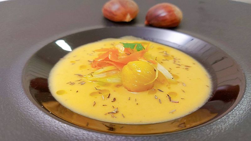 Receta de otoo! Sopa de castaas y ave del chef Sergio Fernndez