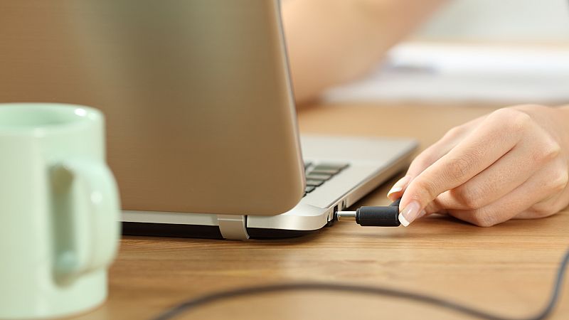 El precio de la luz sube un 62,4% este sábado, hasta los 35,39 euros/MWh