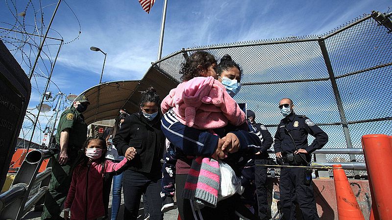 Un juez prohíbe la separación de familias migrantes en la frontera sur de Estados Unidos