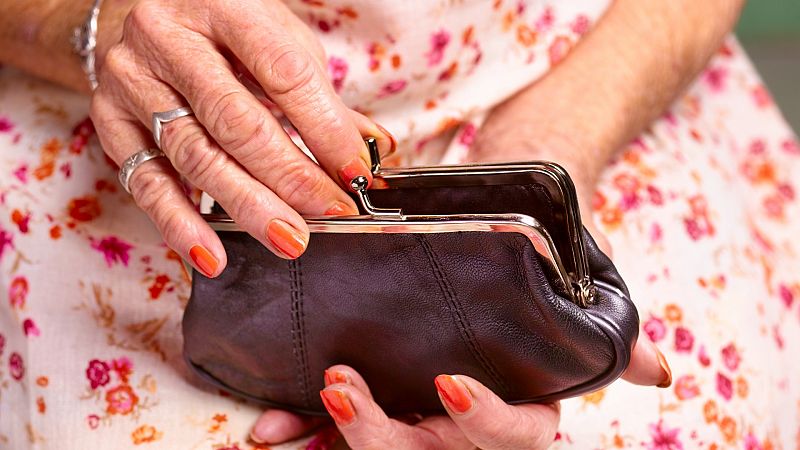 El Gobierno subirá en 2024 las pensiones de viudedad hasta un 14% y las mínimas entre un 5% y un 7%