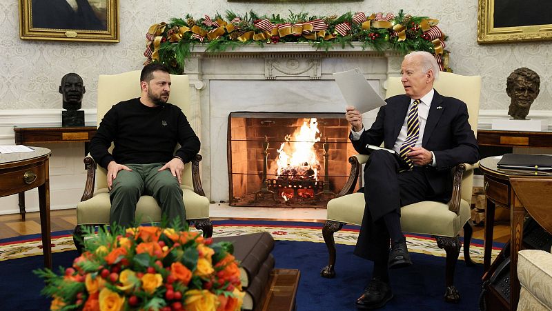 Biden insta al Congreso a desbloquear la ayuda a Ucrania: "Le estarían dando un regalo de Navidad a Putin"