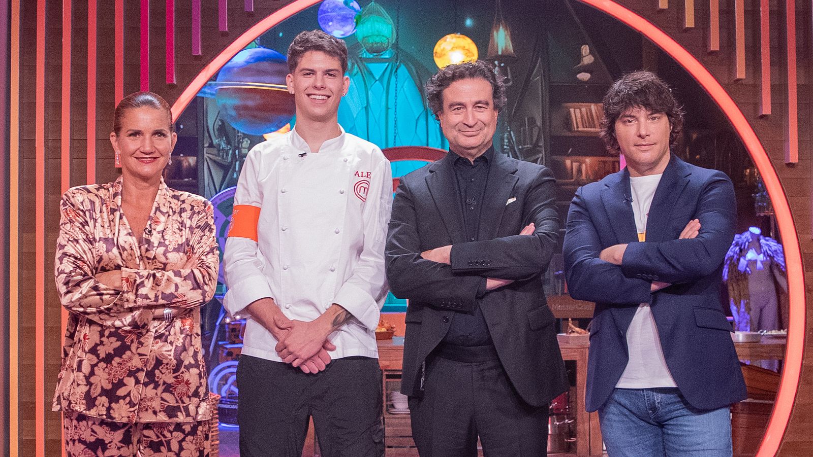 Alex vuelve a las cocinas de MasterChef Junior 10 | Ver